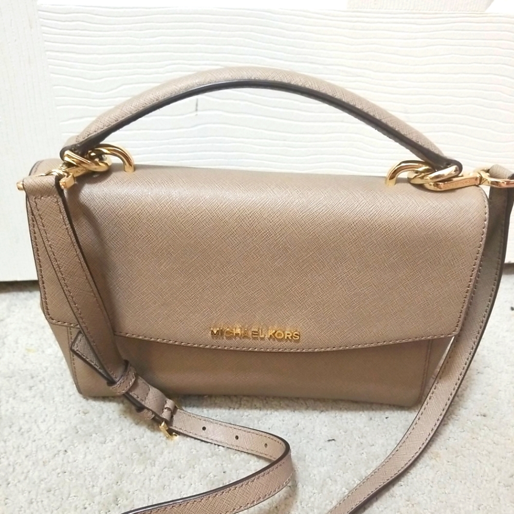 Michael kors crossbody bag